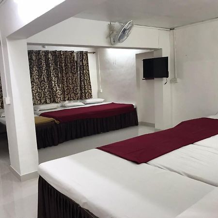 Hotel Priti International Мапуса Екстериор снимка