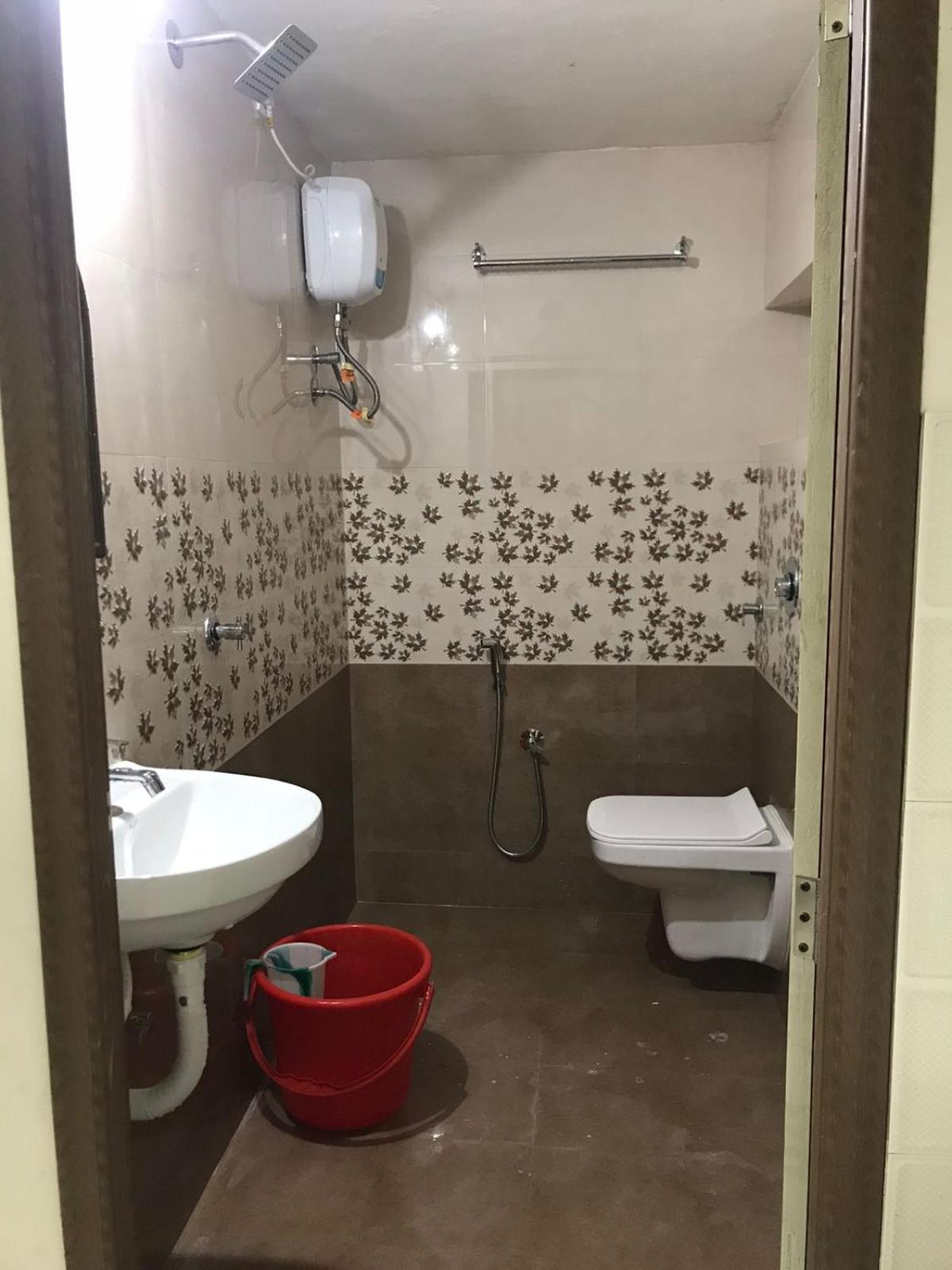 Hotel Priti International Мапуса Екстериор снимка