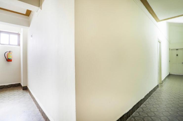 Hotel Priti International Мапуса Екстериор снимка