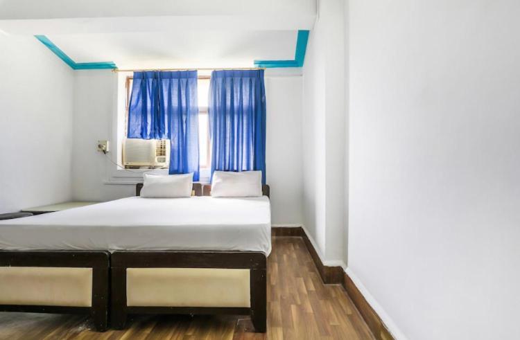 Hotel Priti International Мапуса Екстериор снимка