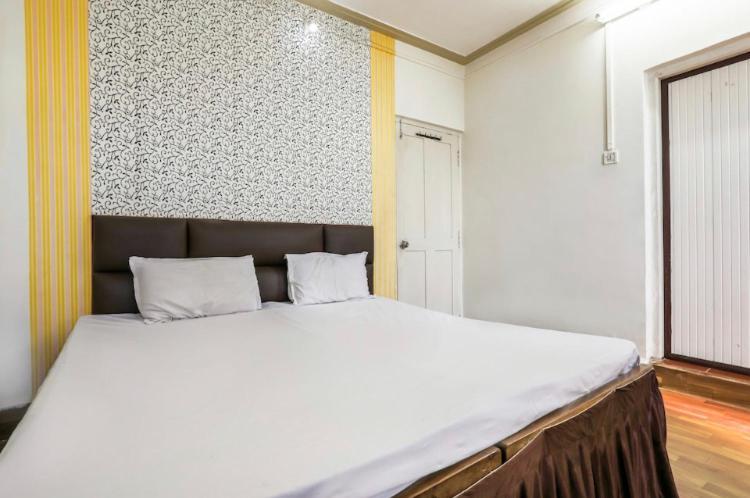Hotel Priti International Мапуса Екстериор снимка