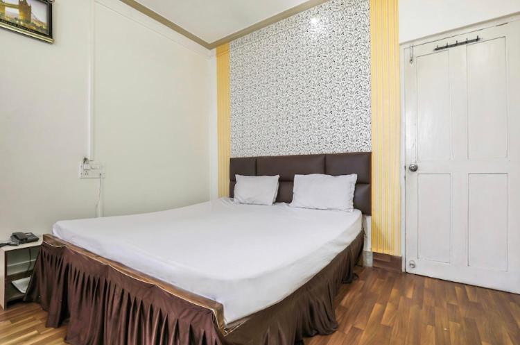 Hotel Priti International Мапуса Екстериор снимка